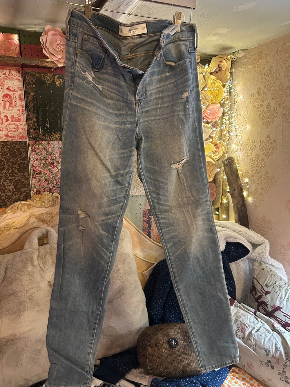 Abercrombie & Fitch Women's Faded Blue Straight Jeans
